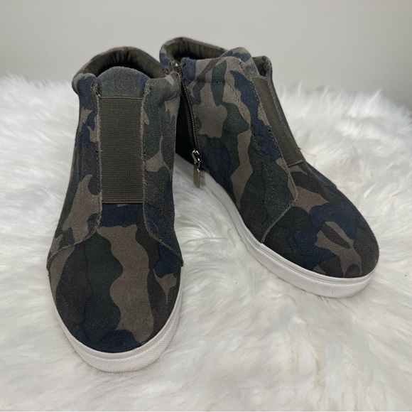 Waterproof Suede Wedge Sneaker Bootie - green size 7 - Picture 1 of 8